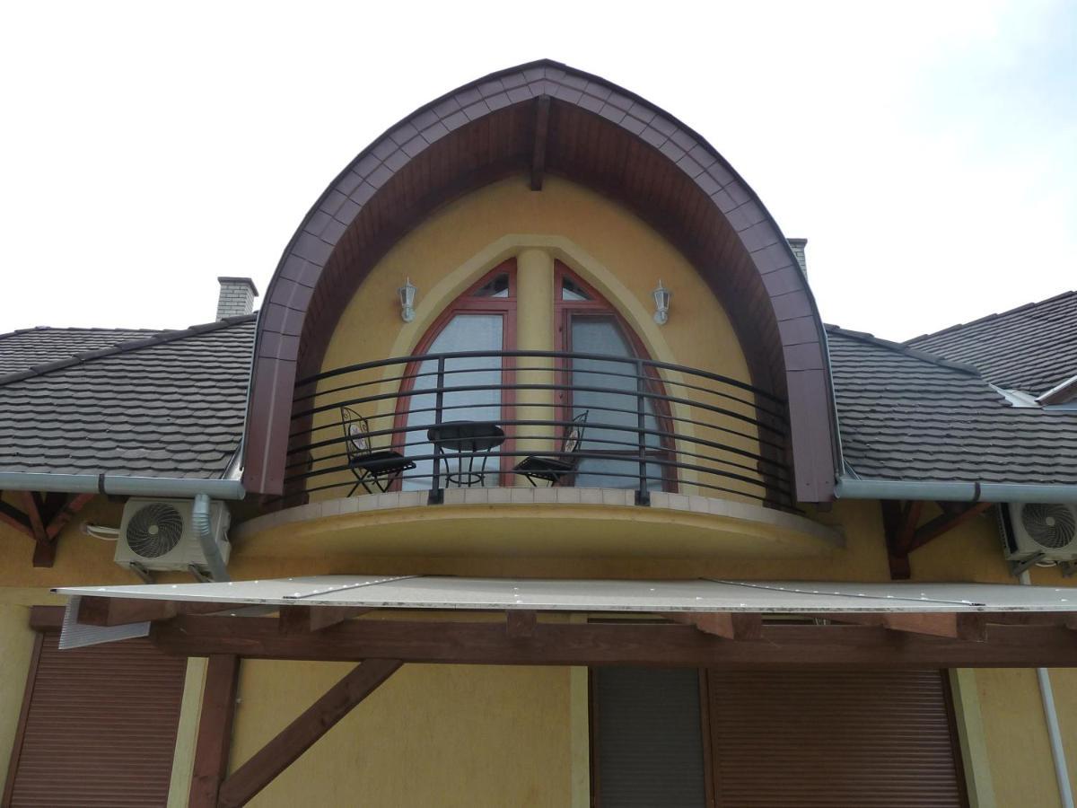 Nádas Társasház Balatonlelle Exterior foto